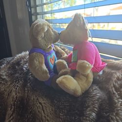 Hallmark Kiss Kiss Bears 