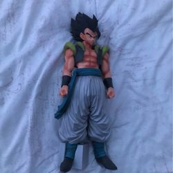 Dragon ball z statue