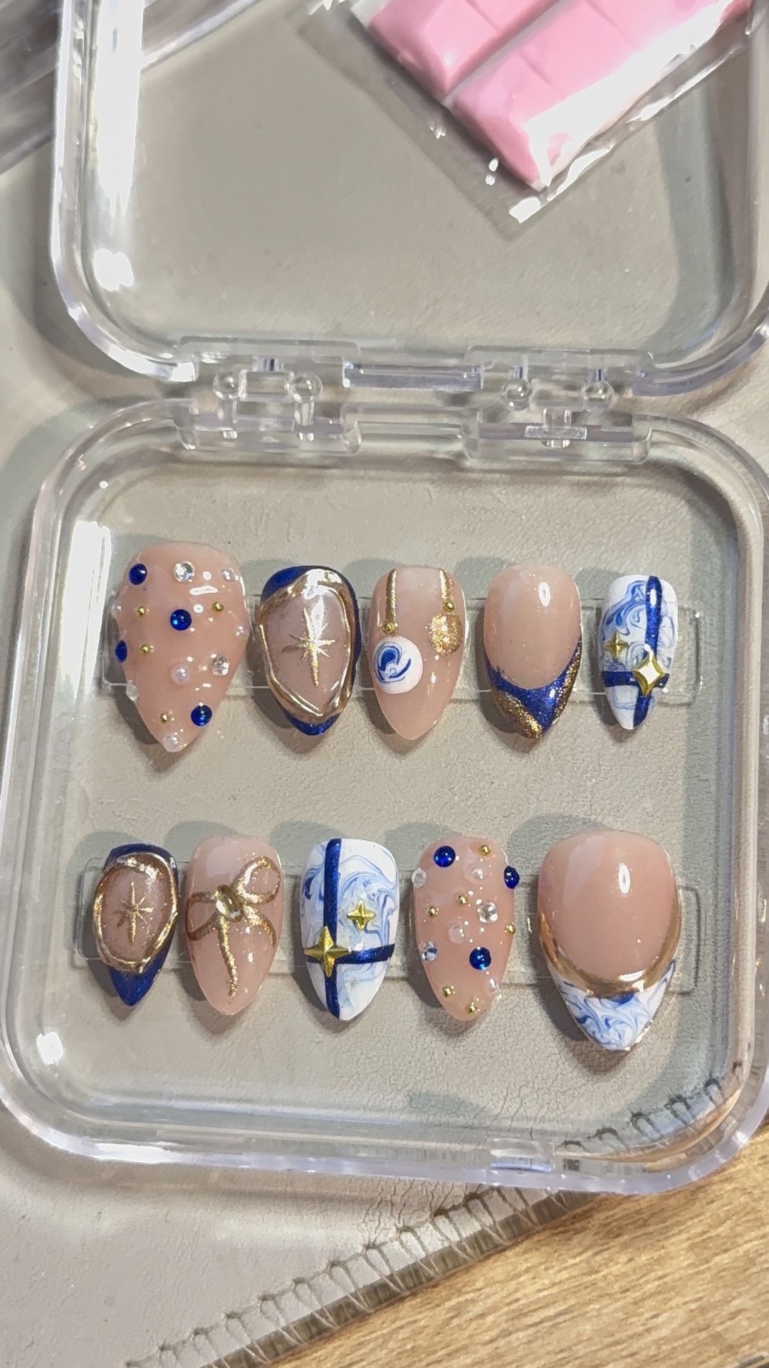 christmas blues nails