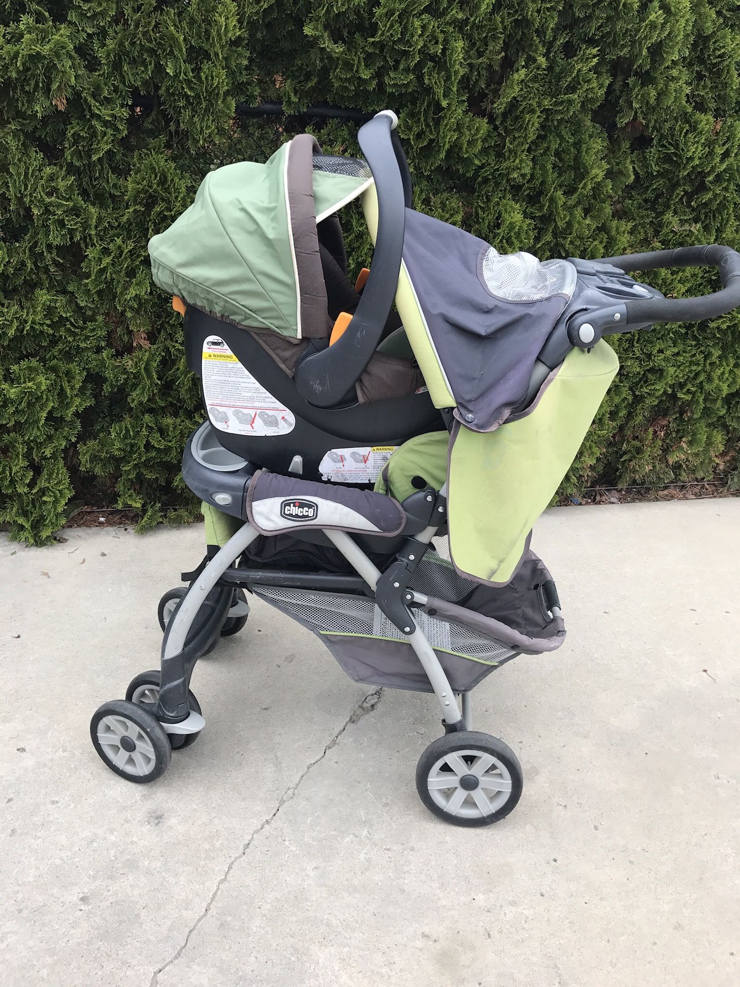 Chicco keyfit 30 car seat and stroller