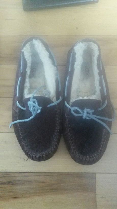 Brown ugg slippers