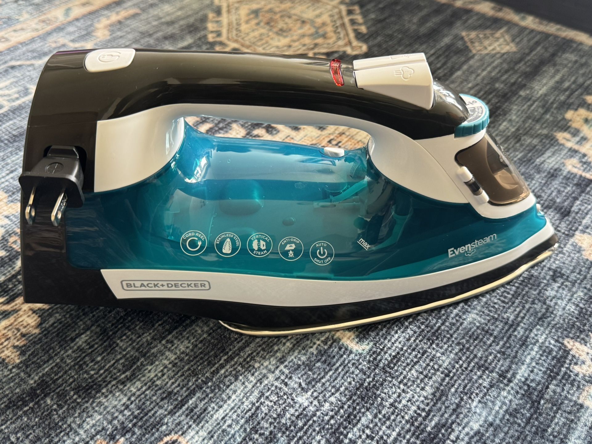 BLACK+DECKER Steam Iron Retractable