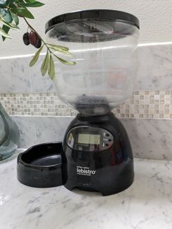 Pet Lebistro Programmable Food Dispenser

