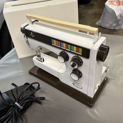 Vintage Husqvarna Viking 6370 Sewing Machine 