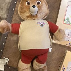 Original 1984 Teddy Ruxpin With Tapes