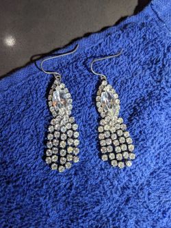 1940s to 1950s chandelier style costume jewelry