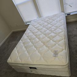 FULL SIZE BED BY SERTA MATTRESS 