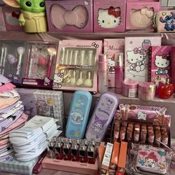 Hello Kitty Makeup Accessories 