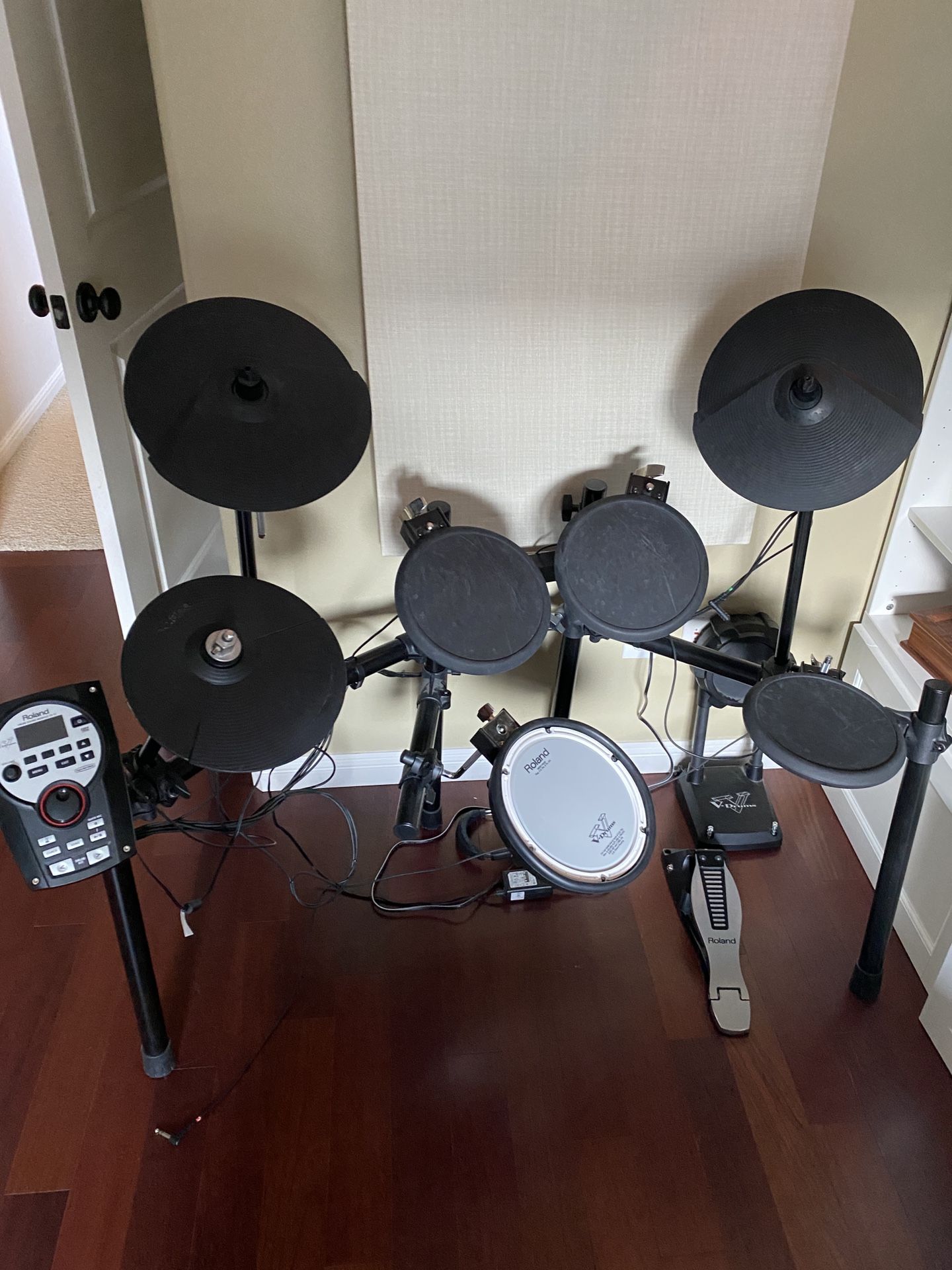 Nice used Roland Model td-11 drum set