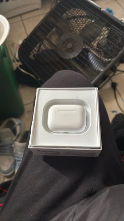 Brand New Apple AirPrio 2ND Generation