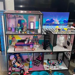 LOL Dollhouse(See Description) For $100