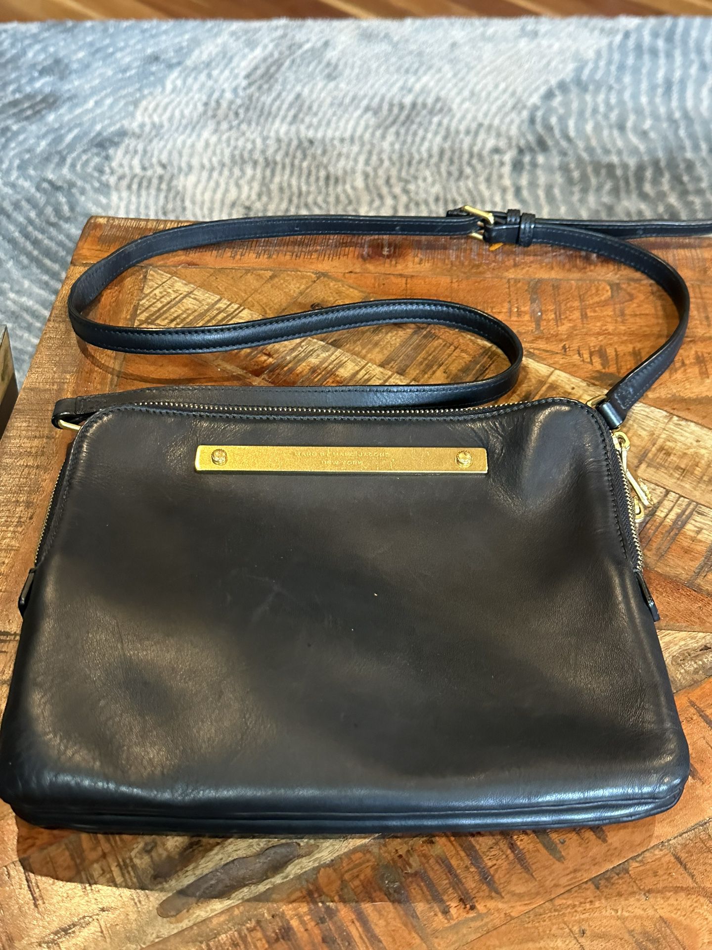 Marc Jacobs New York Unisex Black Leather Adjustable Strap Crossbody Bag