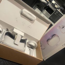 Oculus Quest 2 In Great Condition** Sylmar Pick Up