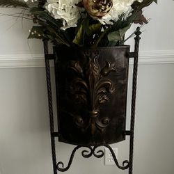 Vase & Artificial Flowers 