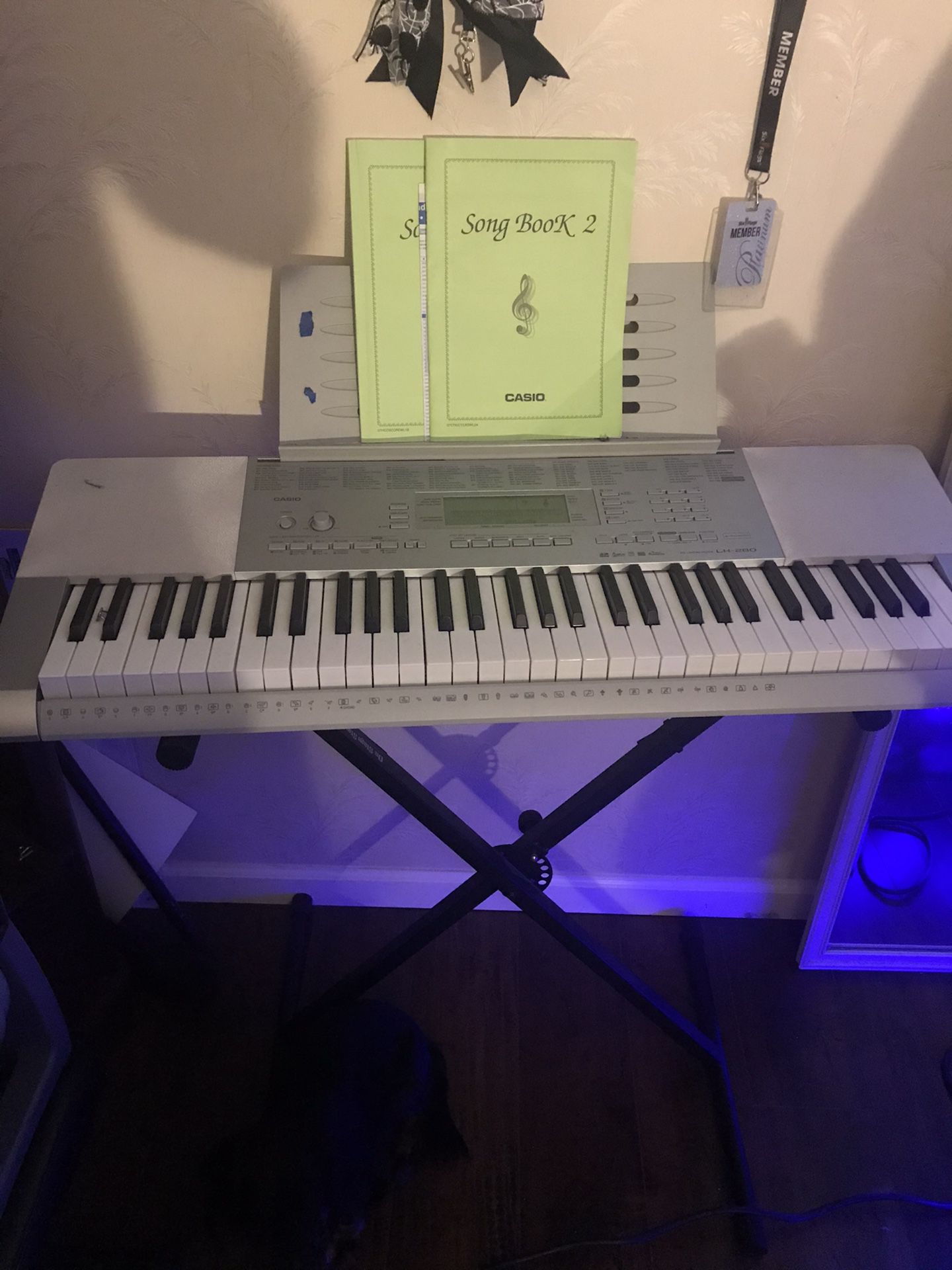 Casio lk-280 keyboard with stand