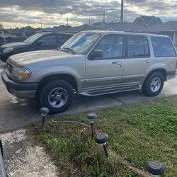 1999 Ford Explorer