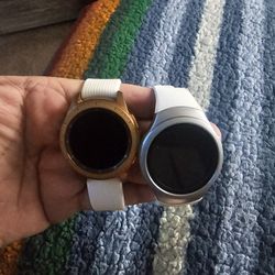 2 Samsung Galaxy Smart Watch 