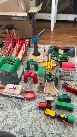 Brio train stations and trains Lot
