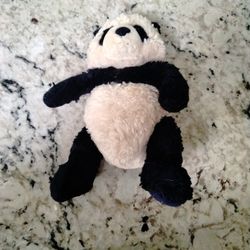 Panda plushie 