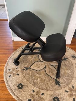Faux Leather Kneeling Chair