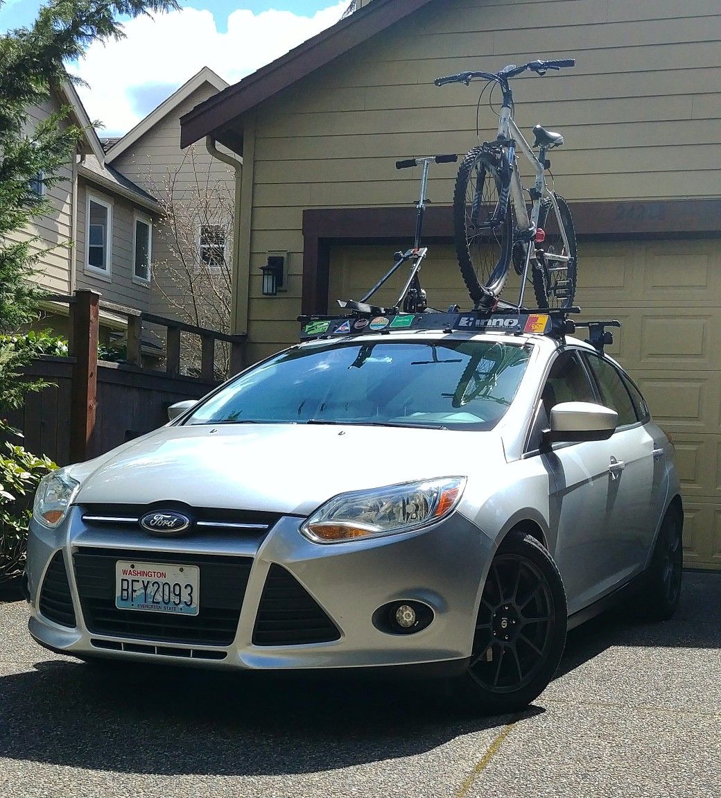 Inno Roof Rack for Ford Focus (Hatch and Sedan), Pontiac Grand Prix