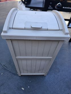 Suncast Trashcan Hideaway Outdoor 33 Gallon Garbage Trash Waste Bin, Cyberspace