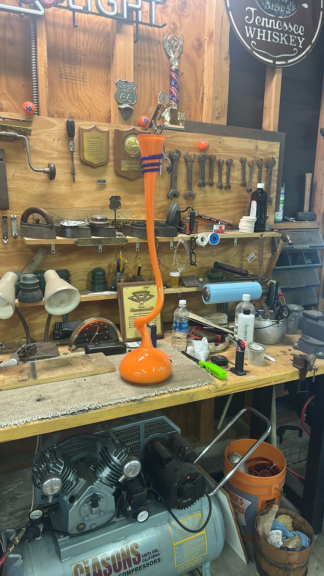 Makora Krosno corkscrew vase