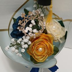 Bouquet Of 3 Glitter Eternal Roses, Crown, Birrete, And Bow Deco