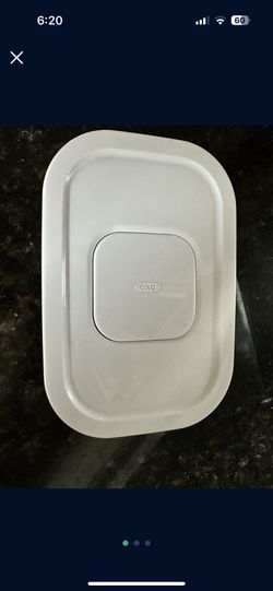 OXO Pop Airtight Container Top. Like New. 4”x6”.