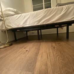 Adjustable Queen Base
