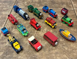 17 metal Thomas trains