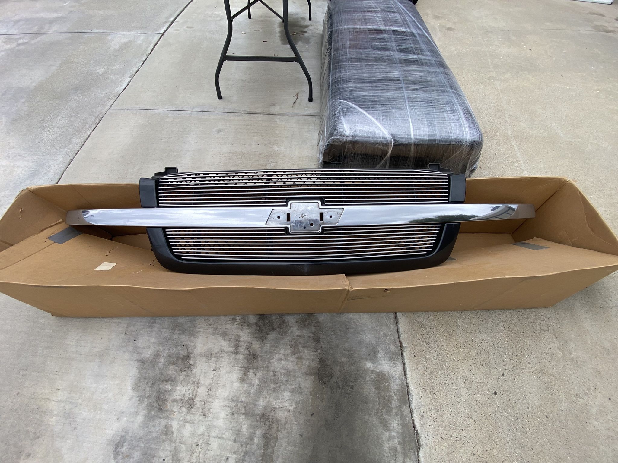 2004 Chevy Avalanche Grill With Billet Grill