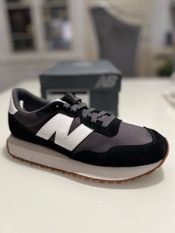 WOMENS NEW BALANCE 237