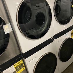 LG  WashTower with 4.5 cu. ft. Washer Capacity, 7.4 cu. ft. Dryer Capacity New