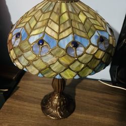 Tiffany Style Peacock Table Lamp 