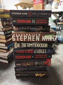 7 Stephen King Hard Backs And 3 Soft Backs