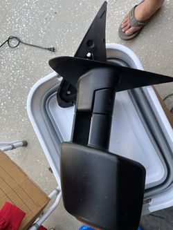 Side mirrors for a Ford truck or excursion