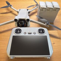 DJI Mini 3 Pro Fly More Combo