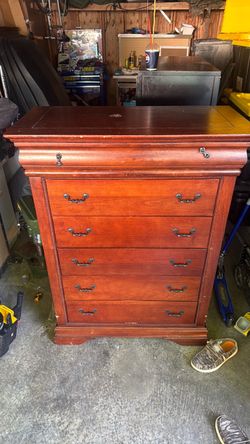 Dresser