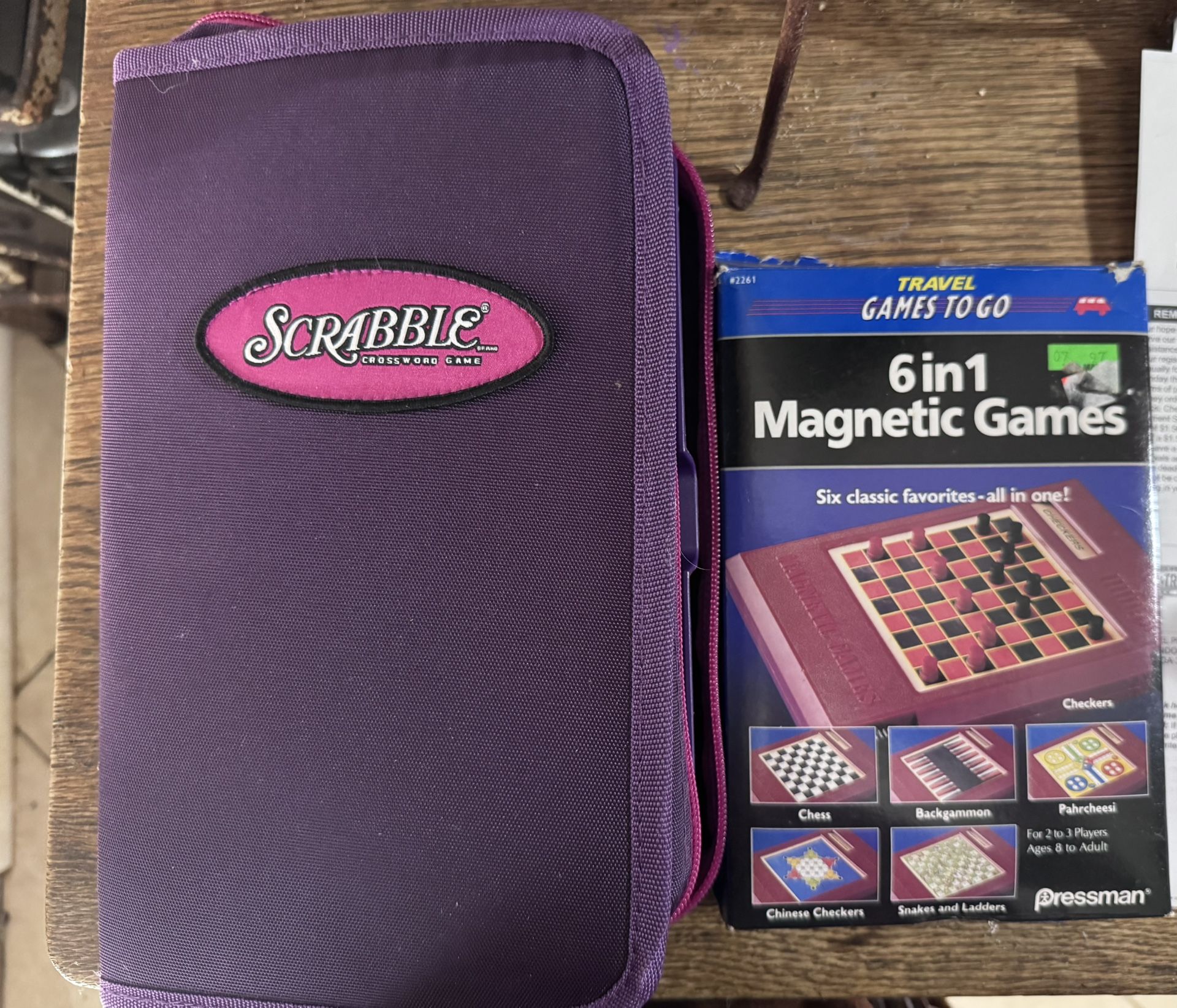 Hasbro Scrabble Game Portable Travel Board Game Folding Zipping Folio   Bonus game on right 