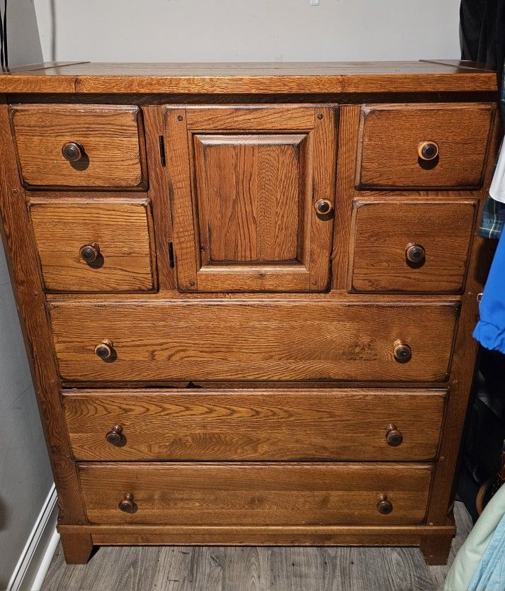 Bassett ARTS & crafts style Bedroom Set