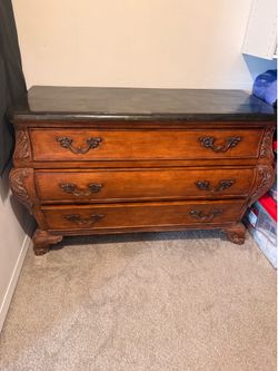 Dresser