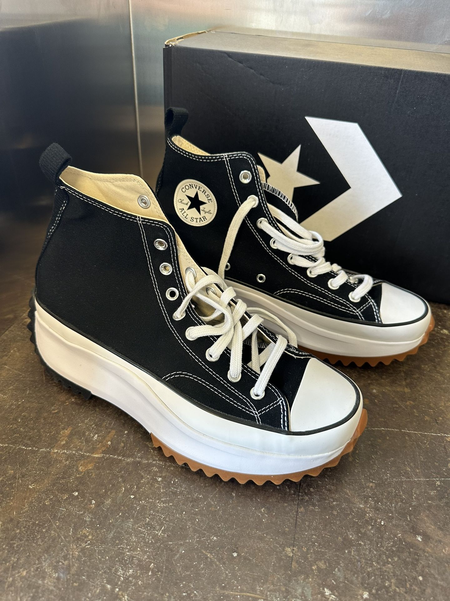 Converse Run Star Hike