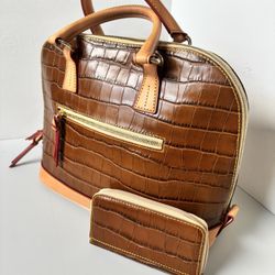 Dooney & Bourke Large Oakdale Crocodile Leather Crossbody Handbag