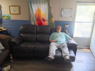 Electric recliner couch