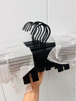 30x BRAND NEW Smooth Finish Black Wooden Skirt Hangers with Clips