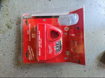 Milwaukee M12 Battery Charger New in Package