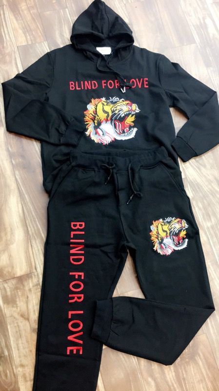 Gucci Sweat Suits for Sale in Columbus, OH - OfferUp