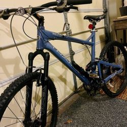 GIANT TRANCE X4 Mountain Bike