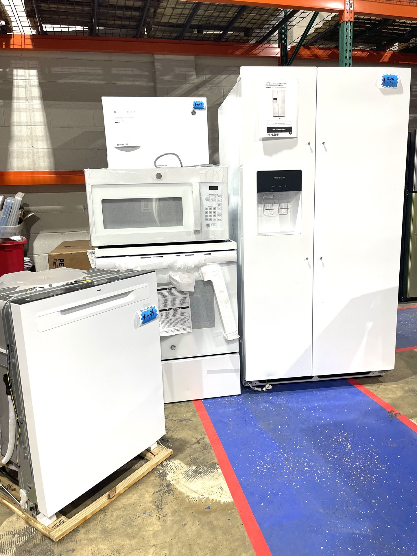 Brand new GE4 piece kitchen set package